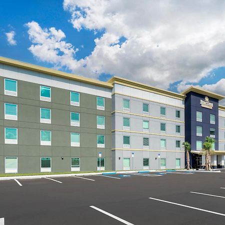 Hometowne Studios By Red Roof Tampa - Airport West Chase Exterior photo