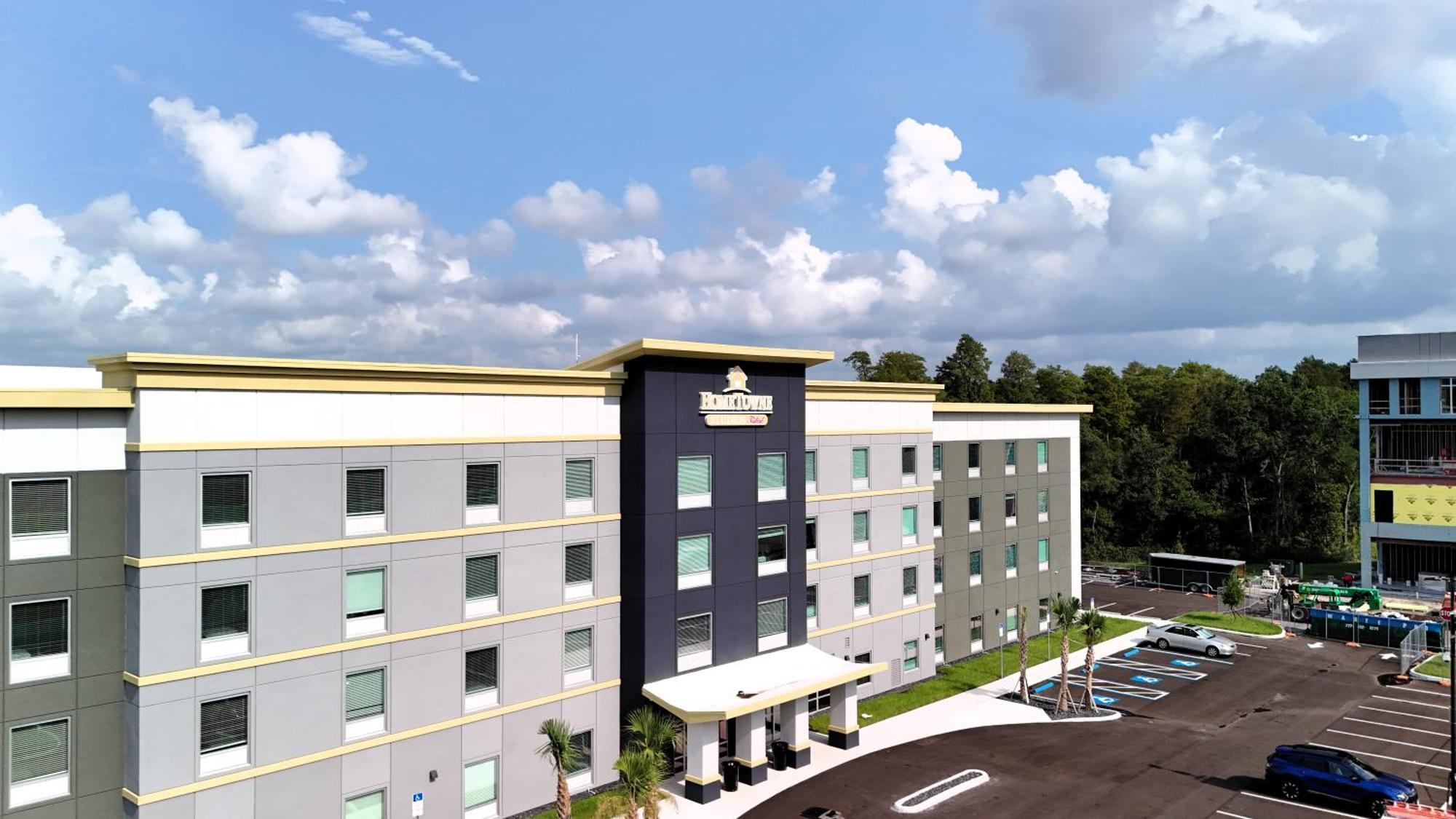 Hometowne Studios By Red Roof Tampa - Airport West Chase Exterior photo